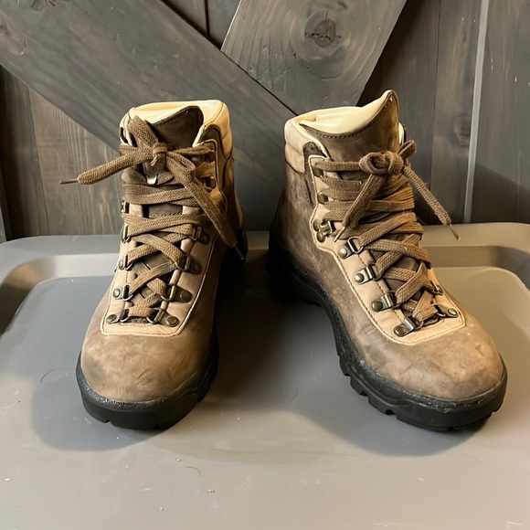 REI Shoes Rei Hiking Boots Weatherproof Dont You Have Pyramids To